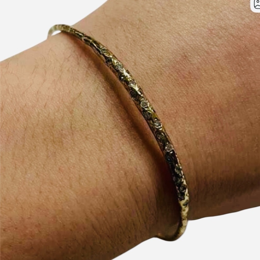 Hillberg & Berk gold plated bangle bracelet
One size